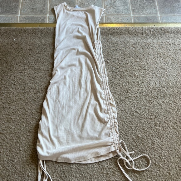 Dress - Picture 4 of 5